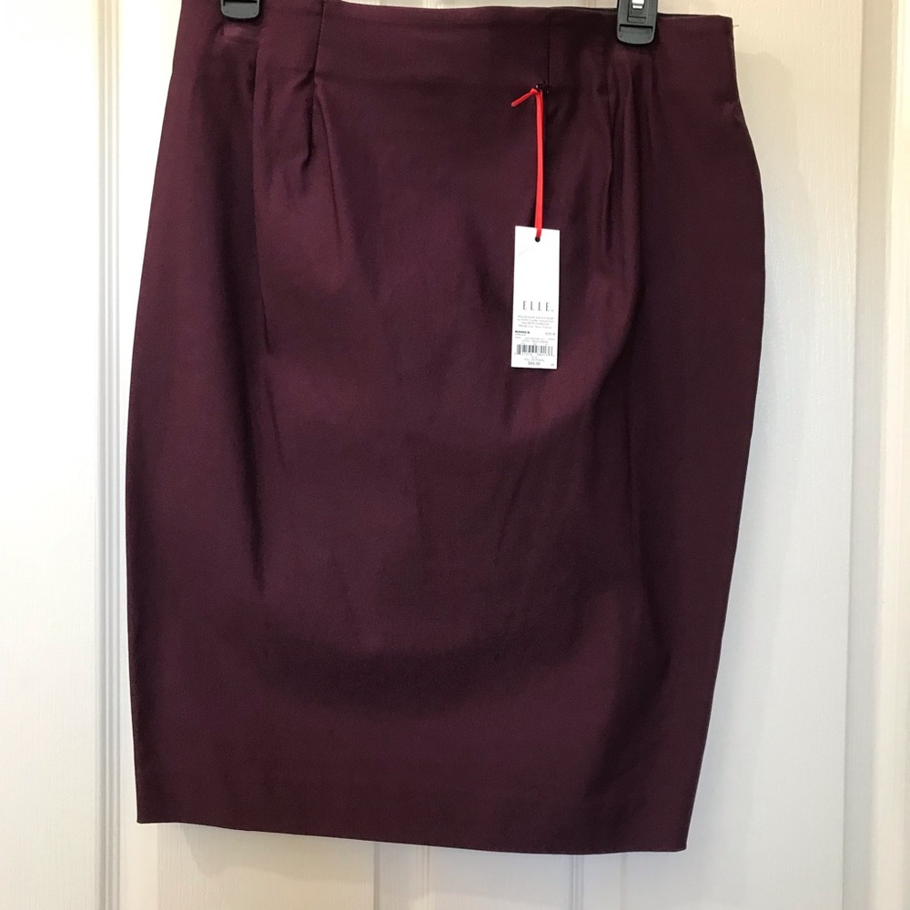 ELLE Maroon Pencil cut skirt